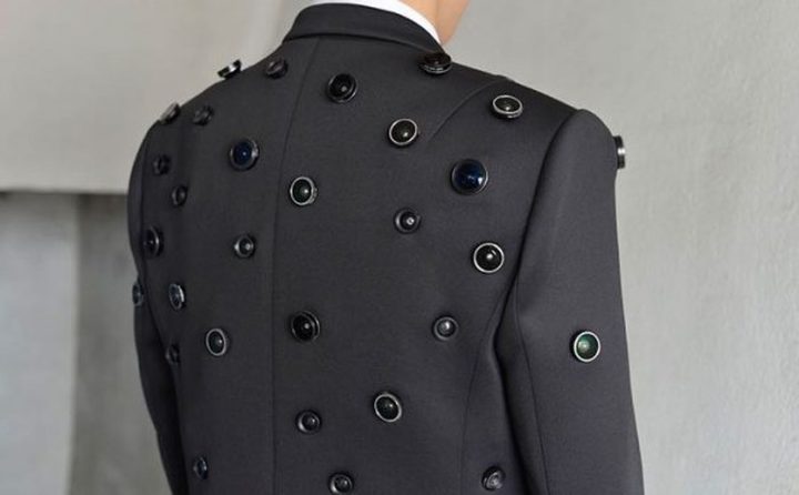 ملابس تولد الطاقة وتشغل الأجهزة الصغيرة