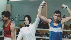 فتاة تونسية ...حكم ملاكمة وحجابها ليس قيداً