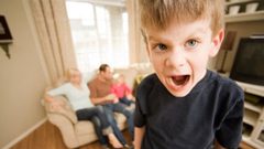مواقع التواصل الإجتماعي سبب في مشاكل الأطفال