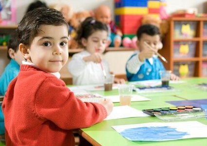 معلمات رياض الأطفال بين طول البال وقلة الإيجار