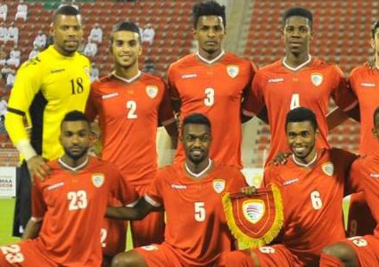 مدرب منتخب عُمان يعلن عن قائمته لمواجهة فلسطين
