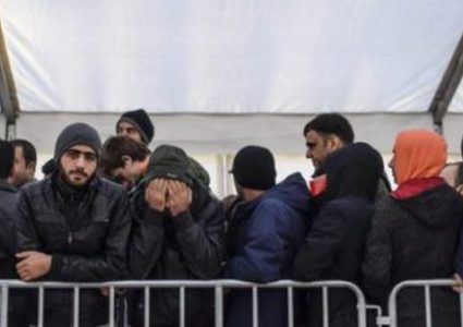 ألمانيا تعيد دراسة عشرات آلاف طلبات اللجوء