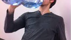 خرافات شائعة عن شرب الماء في رمضان