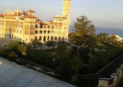 لماذا قرر ماكرون إستقبال بوتين في "قصر ملك الشمس"؟