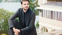 سامي يوسف يصور فيلم وثائقي عن مكناس والإسماعيلية