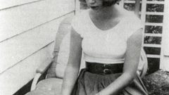 العثور على قصائد لسيلفيا بلاث مخفية على ورق