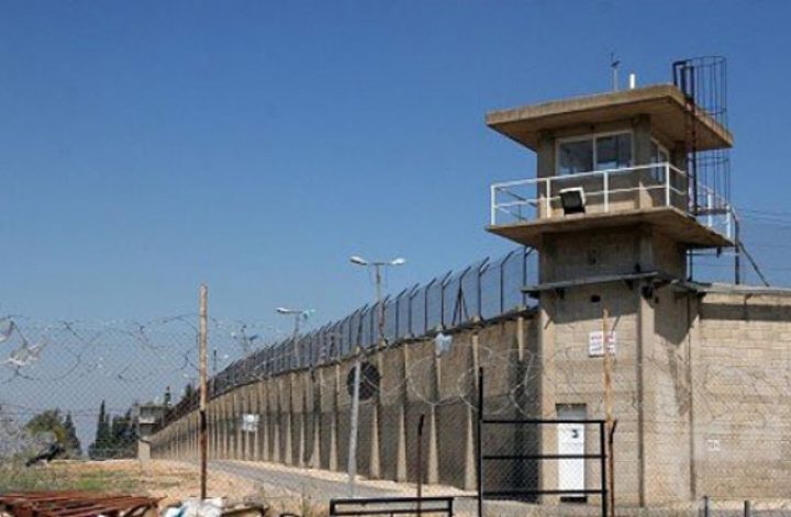 المعركة الطاحنة بين إدارة السجون والأسرى بدأت تتكشف