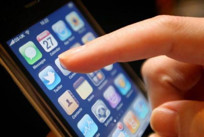 ست عادات مع هاتفك المحمول تؤذي صحتك وسعادتك