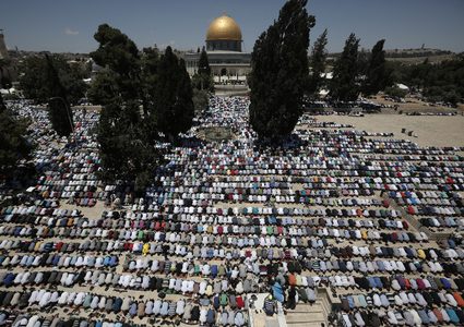 (صور) صلاة الجمعة الاولى من شهر رمضان بالمسجد الاقصى