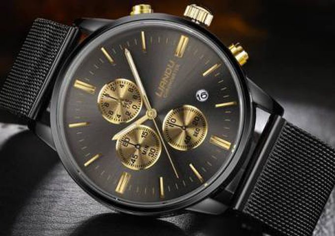 "الحزام الأسود" هي موضة ساعات 2017