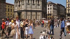 فلورانس: طريقة لمنع السياح من رمي القمامة