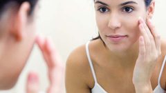 كيف تقومين بتطبيق مكياج العيون المبطنة