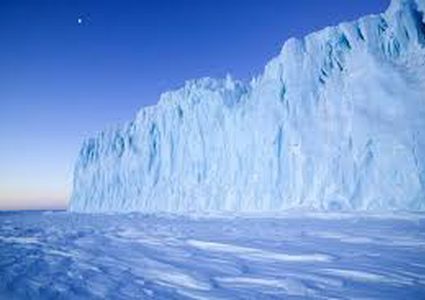 إنفصال جبل جليدي سيؤدي بكارثة في المنطقة القطبية