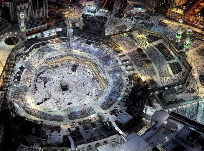 الأجواء الإيمانية في مكة من علو 1000 متر