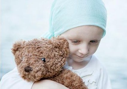 الاطفال المصابون بالسرطان يعلقون آمالهم بالعلاجات الجديدة