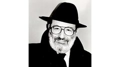 أمبرتو ريكو يتناول فساد إيطاليا في رواية العدد صفر