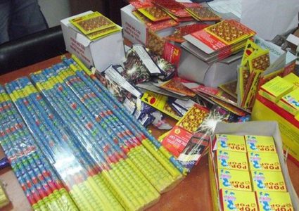 المفرقعات.. فرحٌ بنكهة الإزعاج وتكاليفها في الهواء