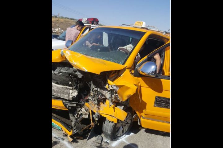 جنين: 10 إصابات في حادث تصادم بين مركبتين (صور)