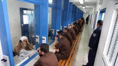 الاحتلال يعتدي على الأسرى وذويهم إثناء الزيارة