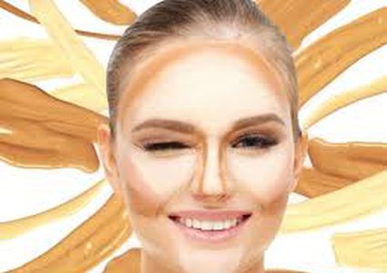 أخطاء تدمر بشرتك وتزيدك عمرها بسبب كريم الأساس