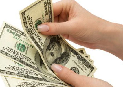 ما هي أسباب انخفاض الدولار ومسببات استمرار تذبذبه؟