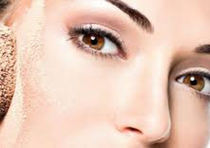 أخطاء في المكياج تبرز المسام في بشرتك