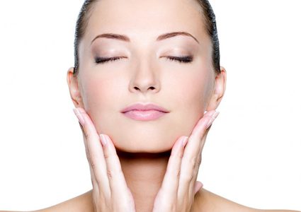 كيف تظهرين جمالك بدون الحاجة لأدوات التجميل