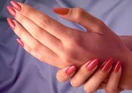 كيف تحمين يديك من الحساسية المضرة؟