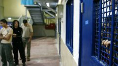 صيدم يقرر فتح المجال أمام السجناء لاستكمال دراستهم