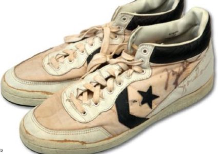 سعر فلكي لحذاء قديم لمايكل جوردان