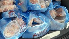 إتلاف لحوم دجاج ومواد تموينية منتهية الصلاحية