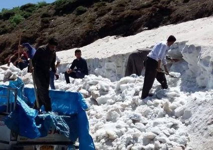 حصاد الثلج وبيعه تجاره رابحة في كردستان العراق