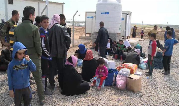 تنظيم الدولة يحتجز مئة ألف مدني بالموصل