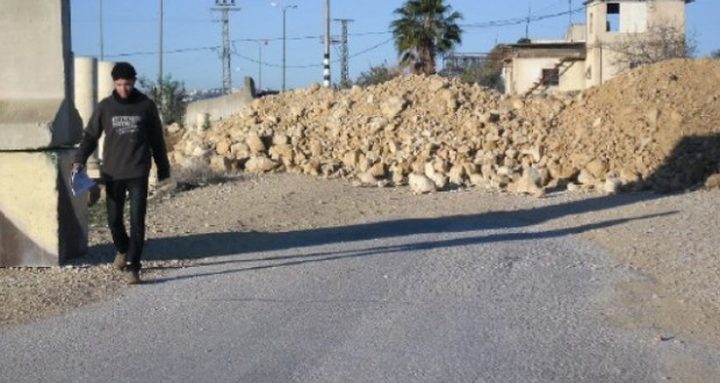إغلاق أحد مداخل زعترة شرق بيت لحم