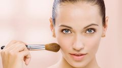 حيل ماكياج لإبراز امتلاء الوجه النحيف