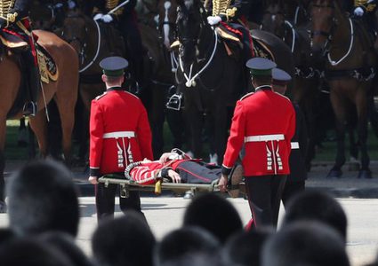 حالات إغماء بين أفراد الحرس الملكي البريطاني
