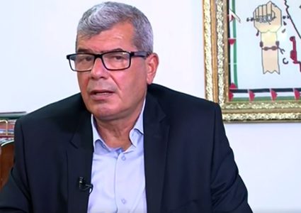 قراقع... ثلاثون عامًا مع الأسرى ولم ييأس