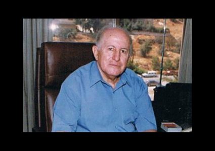 غازي السعدي كأسوار عكا لم يعرف الانكسار