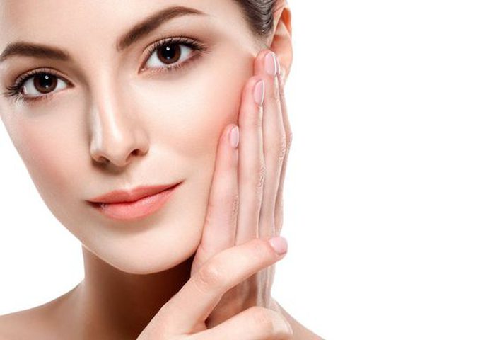 كريم مرطب طبيعي لجميع أنواع البشرة