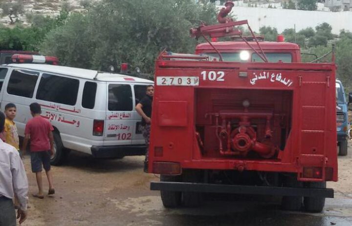 السيطرة على حريق مخزن في جنين