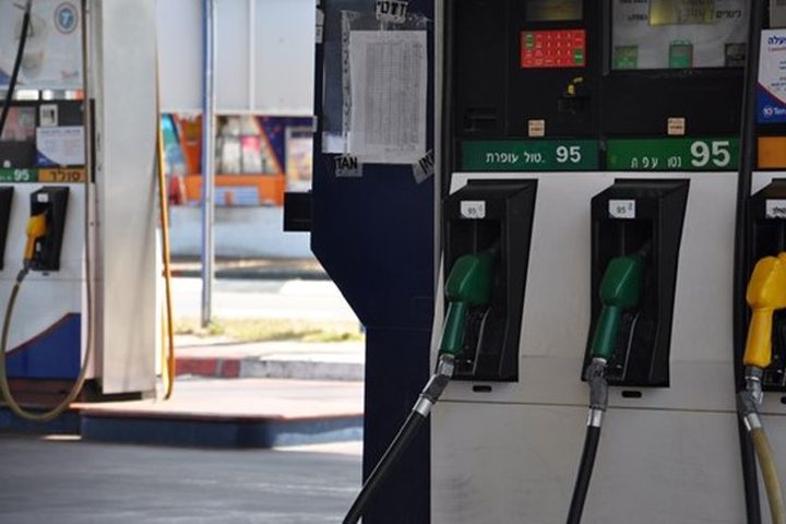 اغلاق محطة وقود تبيع سولار مهرب من المستوطنات