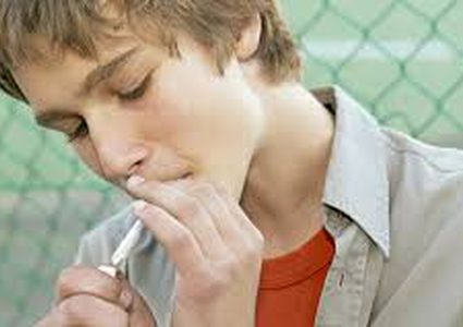 11 % من المراهقين بالعالم مدخنون