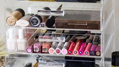 كيف تحتفظين بمستحضرات التجميل لمدة أطول؟