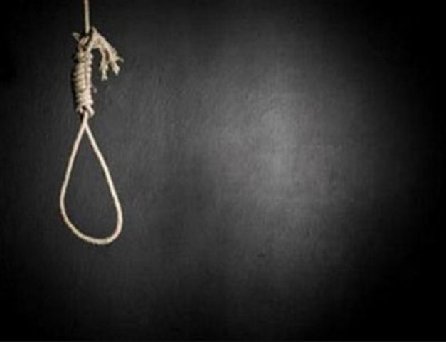 العثور على فتاة متوفية في منزلها وعلى رقبتها آثار حبل