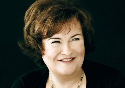 المغنية البريطانية سوزان بويل تتعرض لهجوم من قبل عصابة