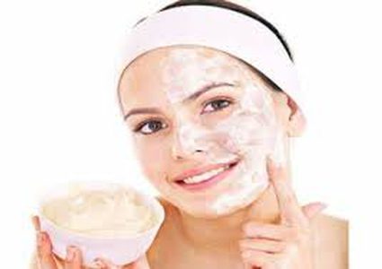 أفضل خلطات تبييض الوجه والرقبة