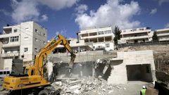 الاحتلال يخطر بهدم منزلاً قيد الإنشاء في بيت جالا