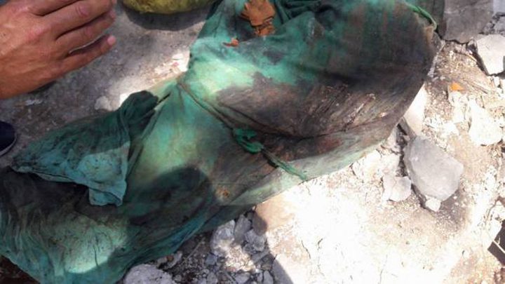 حدث في نابلس... فتحوا قبر الشهيد لدفن والده فوجدوا جثمانه كما هو!