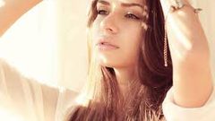 إطلالات مكياج عصرية مقاومة لرطوبة الصيف