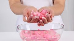 لتخفيف تهيج بشرتك ...اليك هذه الخلطات